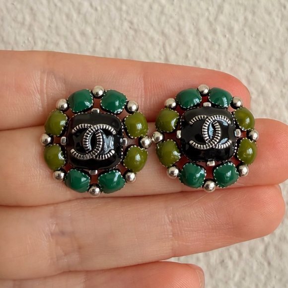 💚Chanel CC Enamel Floral Stud Earrings☘️ - Picture 11 of 13